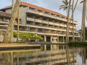 The Blue Water - Geoffrey Bawa Heritage - City Resort Hotel