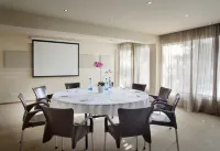 Almond Business Hotel - Business