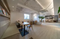 โรงแรมคัสตอม