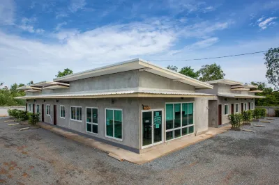 Sun Resort Hotels near Wat Ratnimit (Wat Nong Prue)