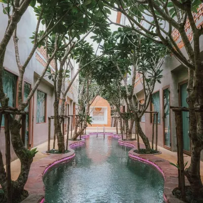 Norn Nimman13 Boutique Hotel Chiang Mai Отели рядом с достопримечательностью «Храм Дой Сутхеп»