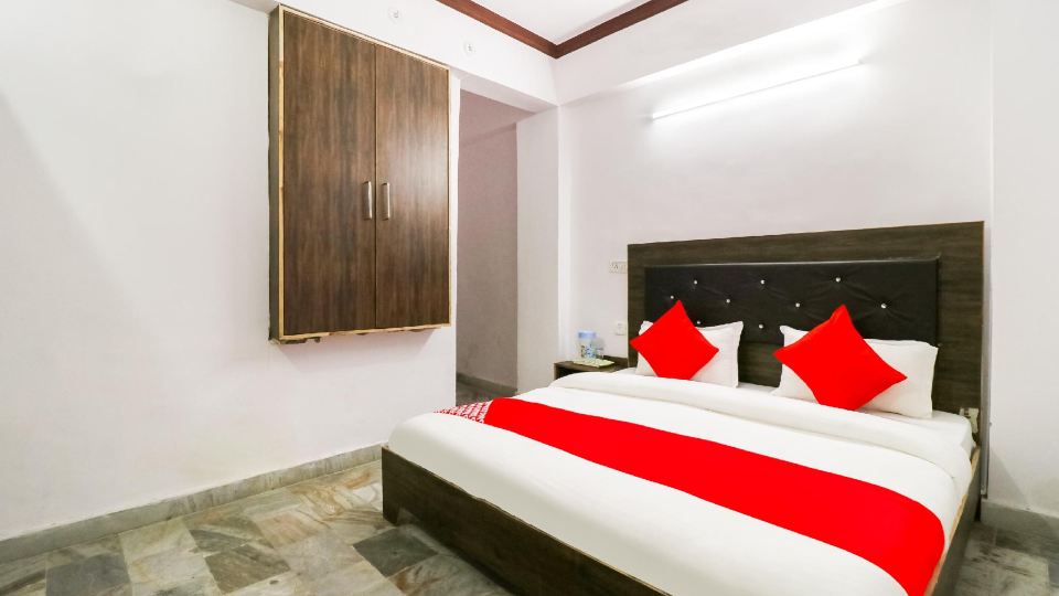 OYO 69147 Hotel Konark Inn