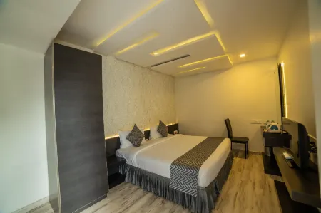 Poppys Tower (A Unit of Poppys Knitwear Pvt Ltd) Отели в г. Коимбатур