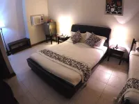 Holiday Plaza Hotel - Airport Shuttle