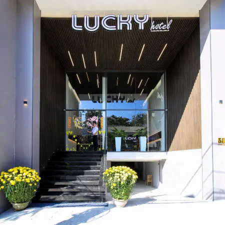 Lucky Hotel Отели рядом с достопримечательностью «Городской плаж»