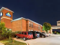 Days Inn by Wyndham Dallas Plano Hotels in Plano