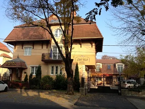 Lévay Villa Hotel - parking