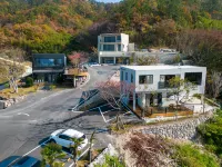 Road96 Caravan and Poolvilla