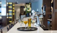 Hilton Garden Inn at Emirates Old Trafford Manchester - bar