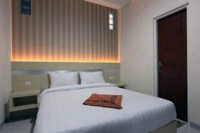 Hotel Saras City Tuban Hotel dekat Parkiran Makam Sunan Bonang
