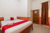 RedDoorz Plus near Universitas Saburai Lampung Hotel di Gunung Terang