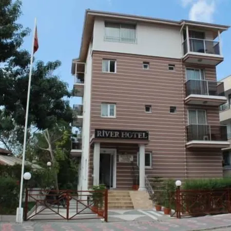 River Hotel