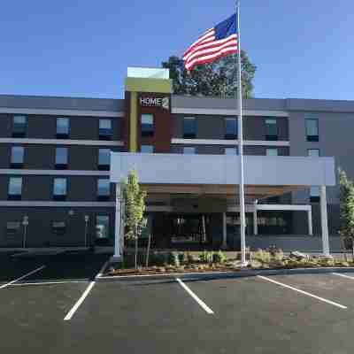 Home2 Suites by Hilton Portland Airport or Hotel Exterior