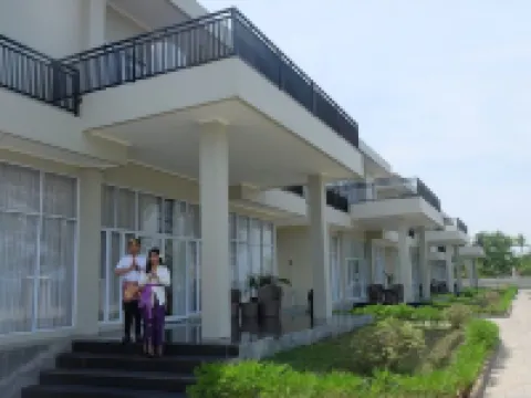 Balitong Resort Hotels in Bukitintan