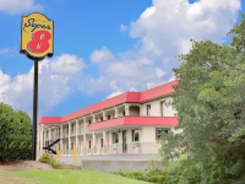 Super 8 by Wyndham Laurel Hotels in Jones County