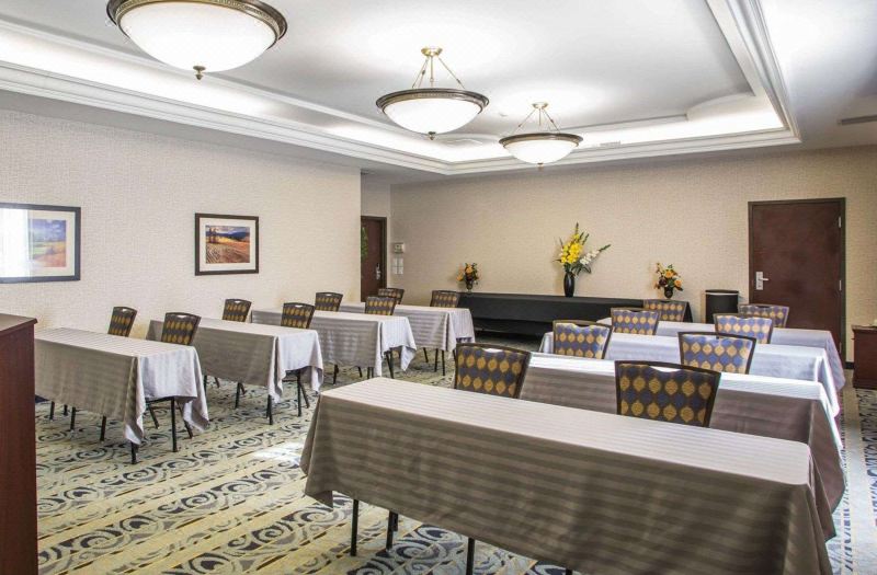 Quality Inn Schaumburg - Chicago Near the Mall photo 4