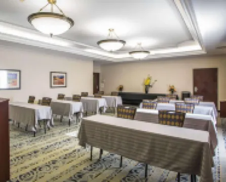 ควอลิตี้ อินน์ ชอมเบิร์ก - ชิคาโก ใกล้ห้างสรรพสินค้า โรงแรมในชอมเบิร์ก