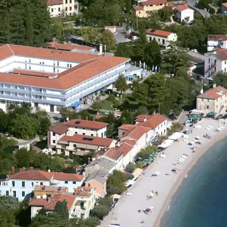 Hotel Marina - Liburnia Отели рядом с достопримечательностью «Пляж Медвея»