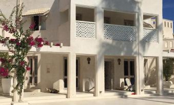 The Villa Luxury Suites Hotel