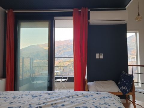 숙소 비교 분석
