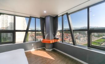 Changwon Sangnam-Dong Hotel the Way