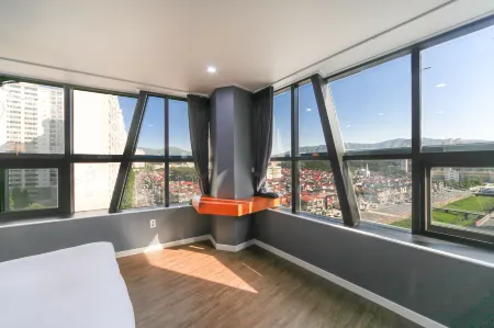 Changwon Sangnam-Dong Hotel the Way Отели рядом со станцией Changwonjungang Railway Station