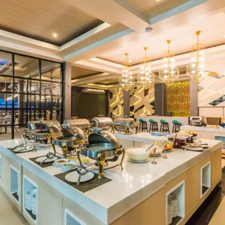 Khaolak Emerald Beach Resort & Spa Отели рядом с достопримечательностью «Каолак-Бич»