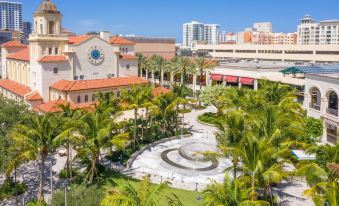 DoubleTree by Hilton Hotel West Palm Beach Airport