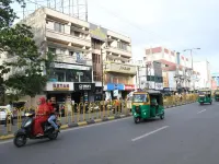 โรงแรม นาวานาการ์ เรสซิเดนซี โรงแรมในจัมนคร