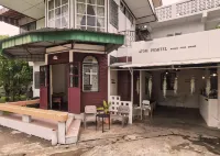 Atom Poshtel Hotels in 