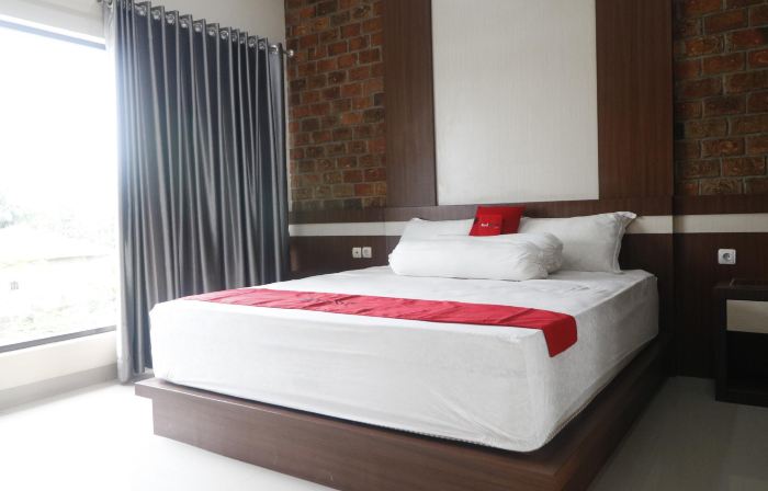 RedDoorz Plus Near Kualanamu Airport