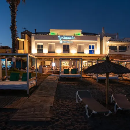 Hotel la Chancla Отели рядом с достопримечательностью «Эль Пало»
