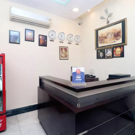 Gurjeet Hotel by Naavagat