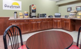 Days Inn & Suites by Wyndham Lexington
