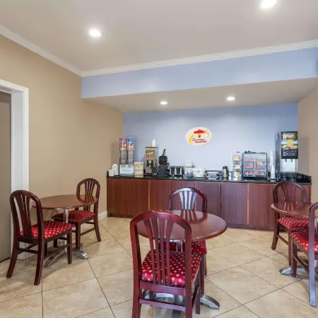 Super 8 by Wyndham El Cajon/San Diego