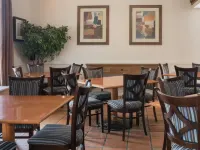 SureStay Plus by Best Western Beaumont - 朝食