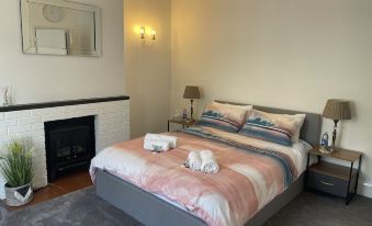 Impeccable 2-Bed Apartment in Eastbourne