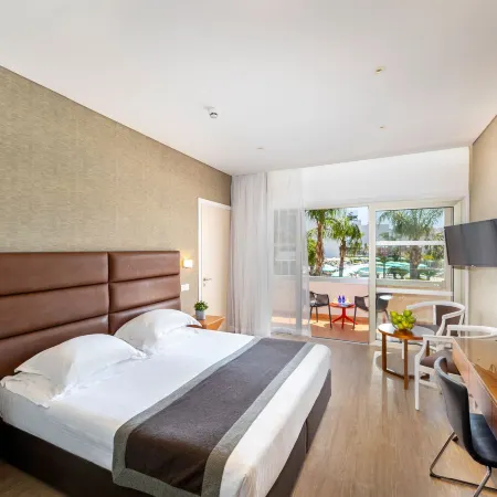 Faros Hotel Ayia Napa Отели рядом с достопримечательностью «Ayia Napa Harbour»