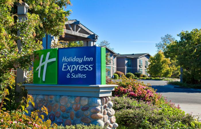 Holiday Inn Express & Suites CARPINTERIA by IHG
