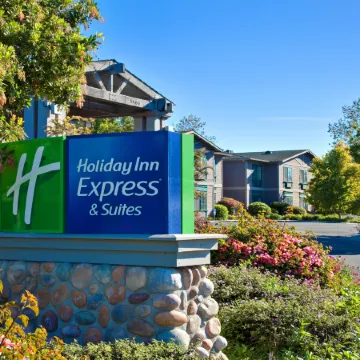 Holiday Inn Express & Suites CARPINTERIA by IHG