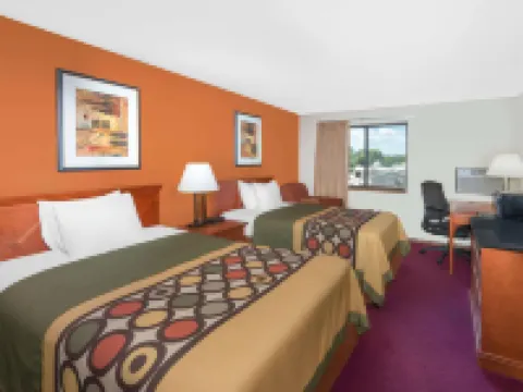 Super 8 by Wyndham Algona