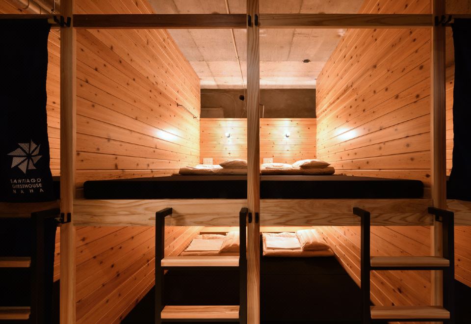 沖繩膠囊旅館, 納哈聖迭戈旅館