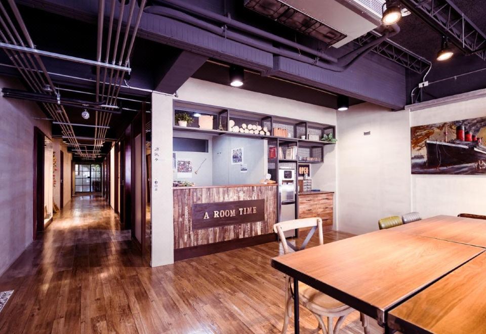 A Room Time Hotel Thumbnail 5