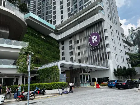 The Robertson Bukit Bintang by San Eclipses