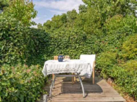 "Daike" - 25m from the Sea