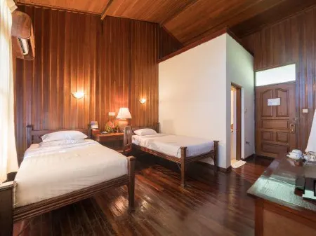 Popa Mountain Resort