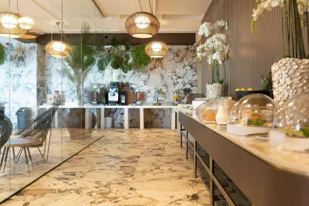 Papagayo Beach Hotel