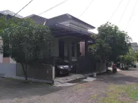 Wien Homestay 2 Cirebon - F9 Family Homestay Hotels in Talun