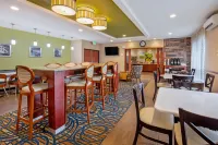 La Quinta Inn & Suites by Wyndham Boise Airport - فطور