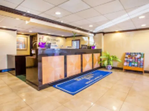 ロードウェイ イン マウント ローレル ハイウェイ 73 マウント・ローレルのホテル